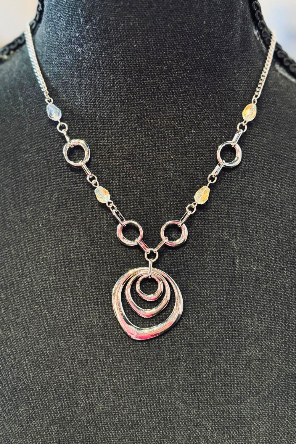 Asymmetrical Circle Pendant Necklace Set