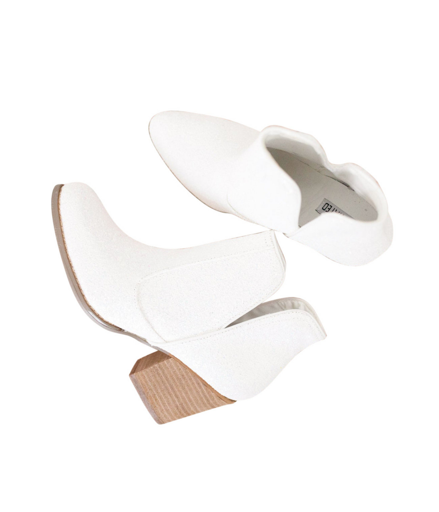 **ONLINE EXCLUSIVE** Fiera Booties in White