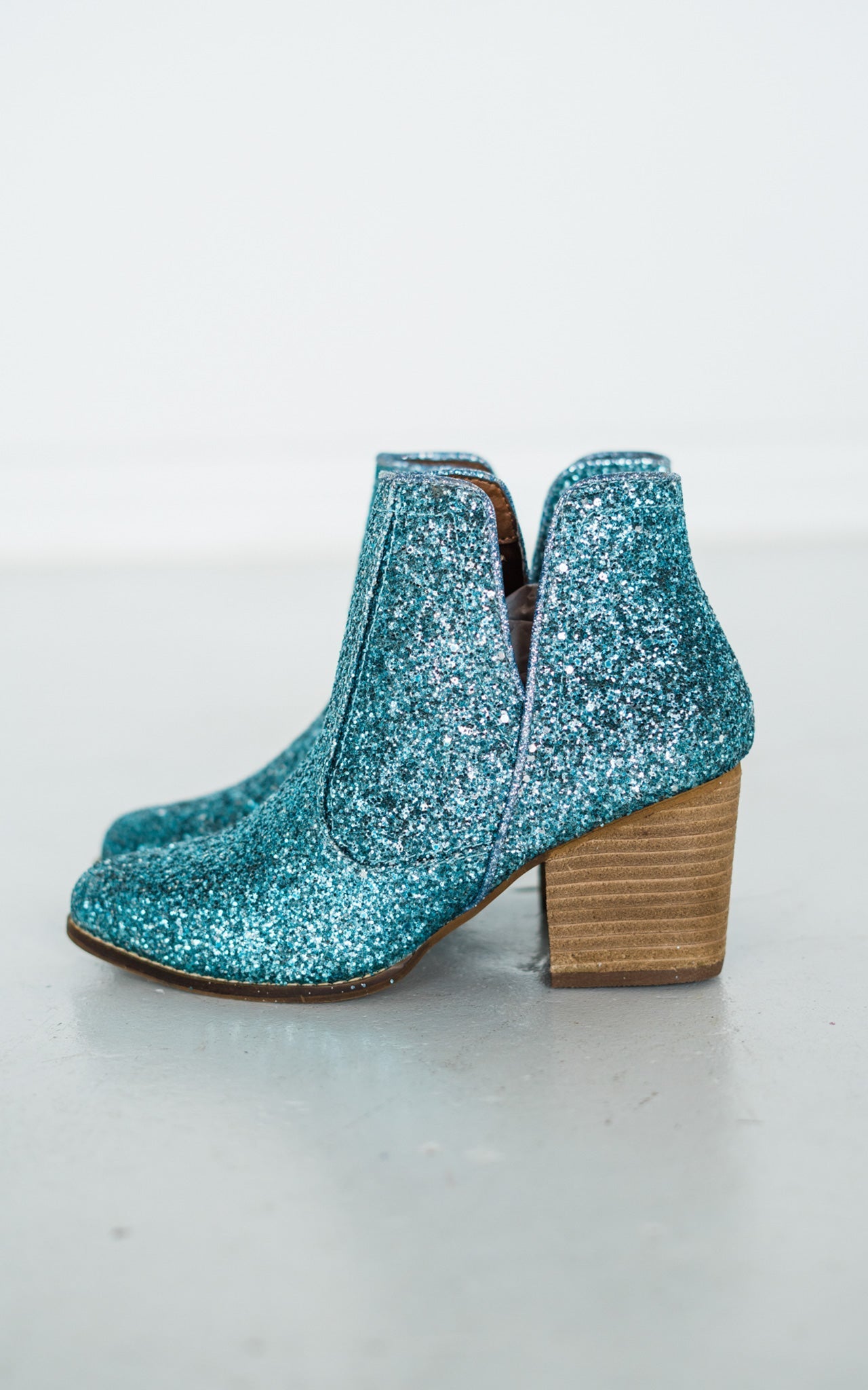 **ONLINE EXCLUSIVE** Fiera Booties in Blue