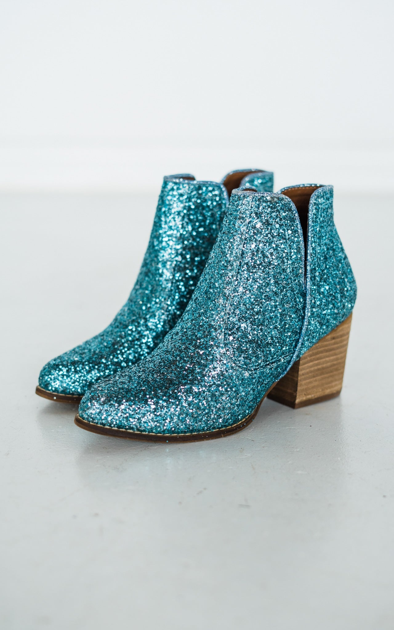 **ONLINE EXCLUSIVE** Fiera Booties in Blue