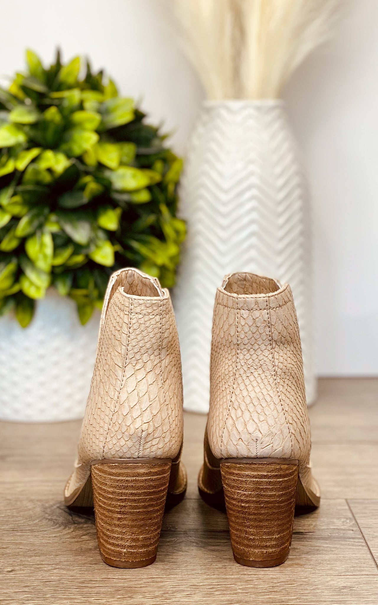 **ONLINE EXCLUSIVE** Tarim Bootie in Blush