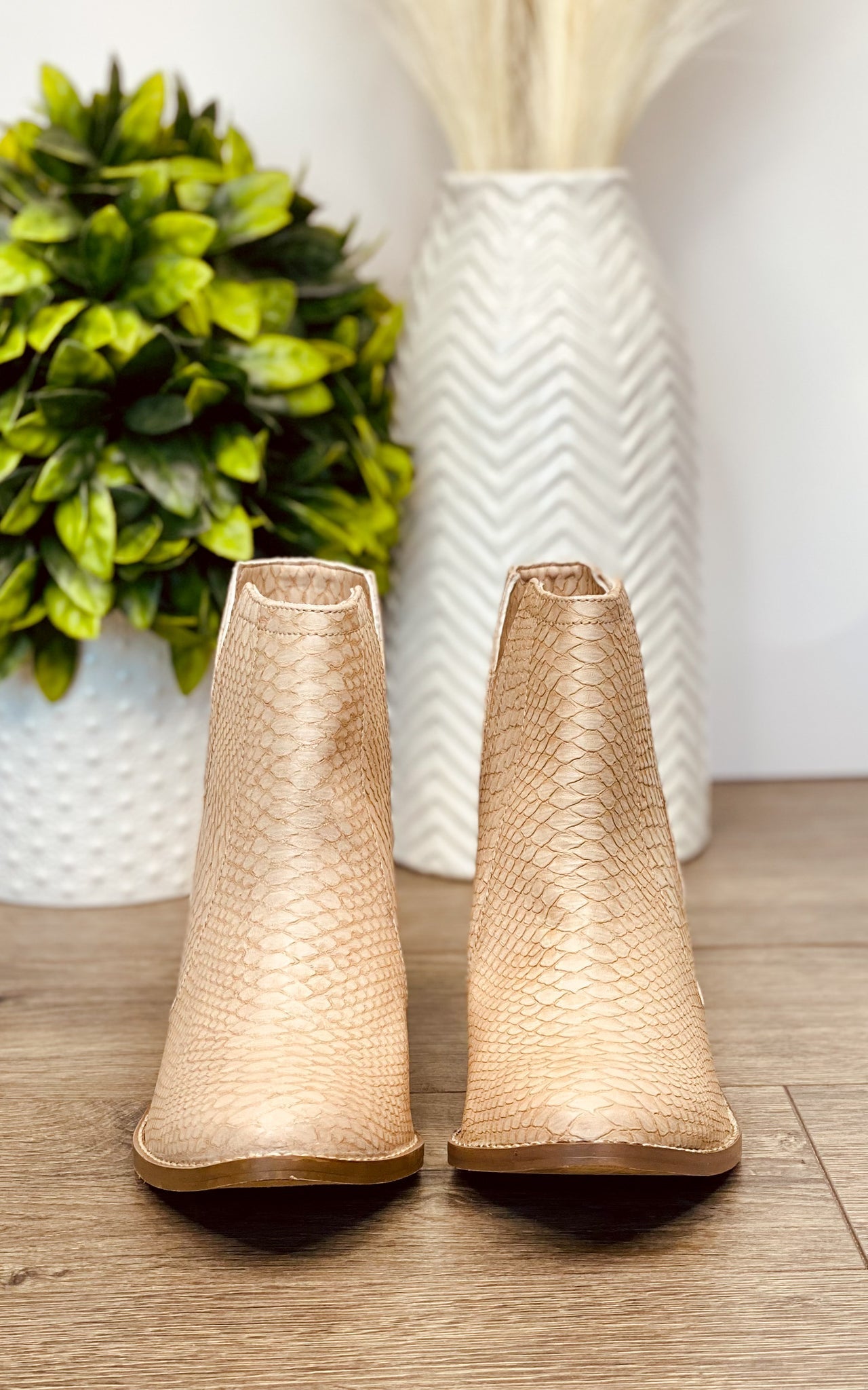 **ONLINE EXCLUSIVE** Tarim Bootie in Blush