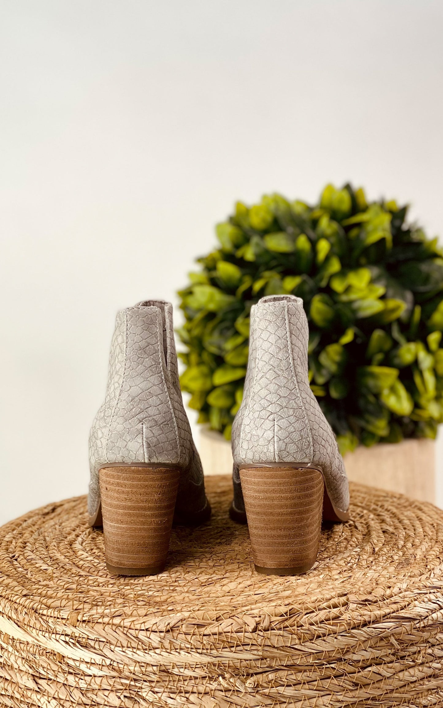 **ONLINE EXCLUSIVE** Tarim Bootie in Grey