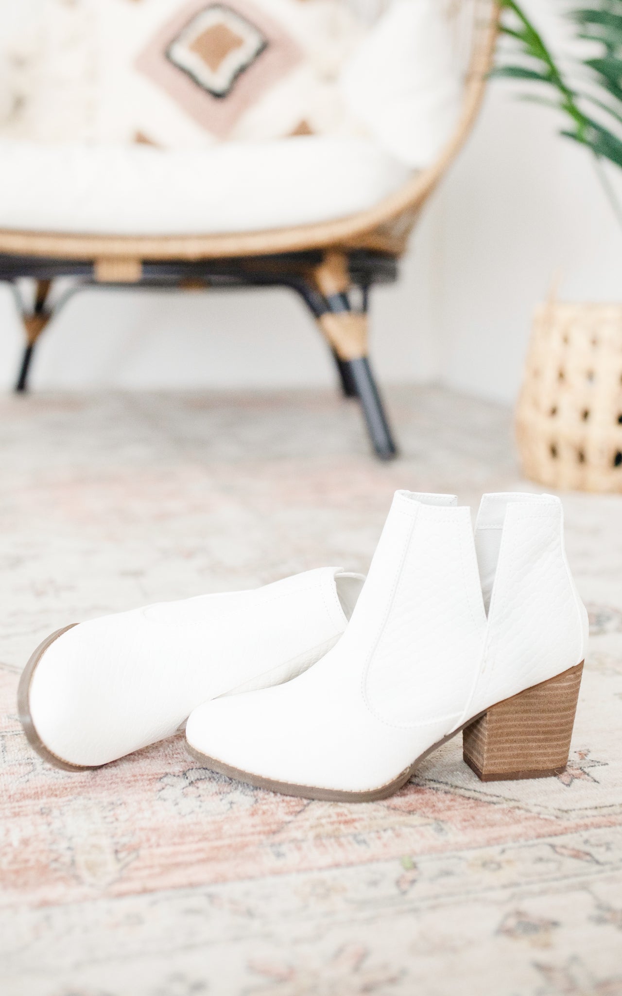 **ONLINE EXCLUSIVE** Tarim Bootie in White