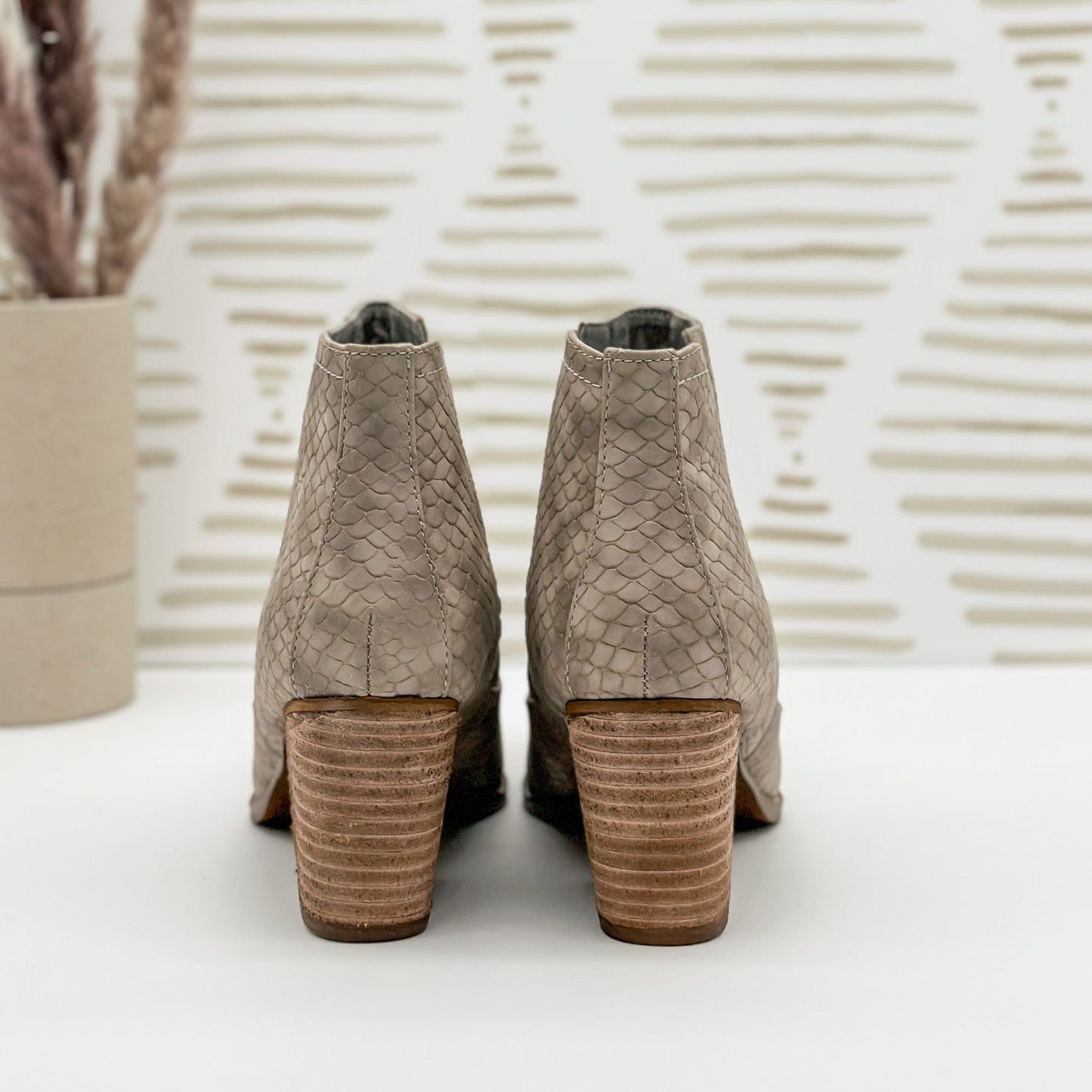 **ONLINE EXCLUSIVE** Tarim Bootie in Taupe