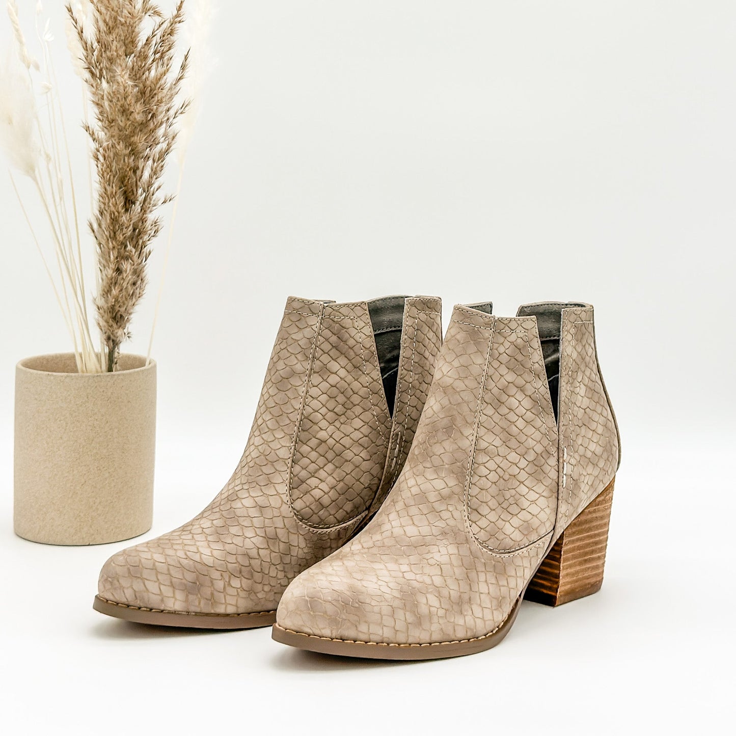 **ONLINE EXCLUSIVE** Tarim Bootie in Taupe