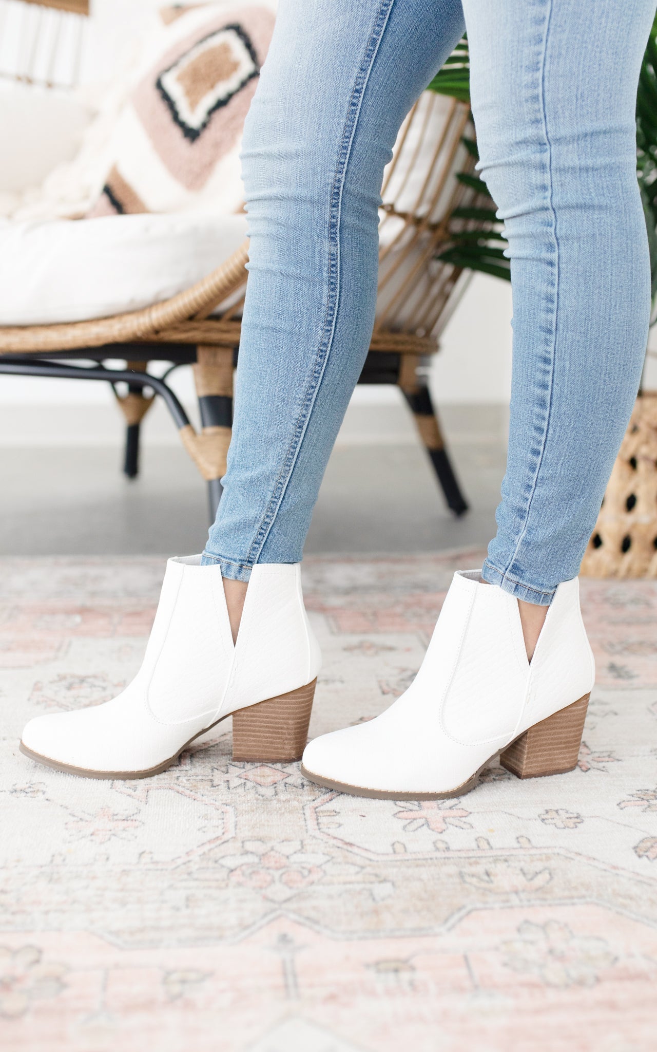 **ONLINE EXCLUSIVE** Tarim Bootie in White