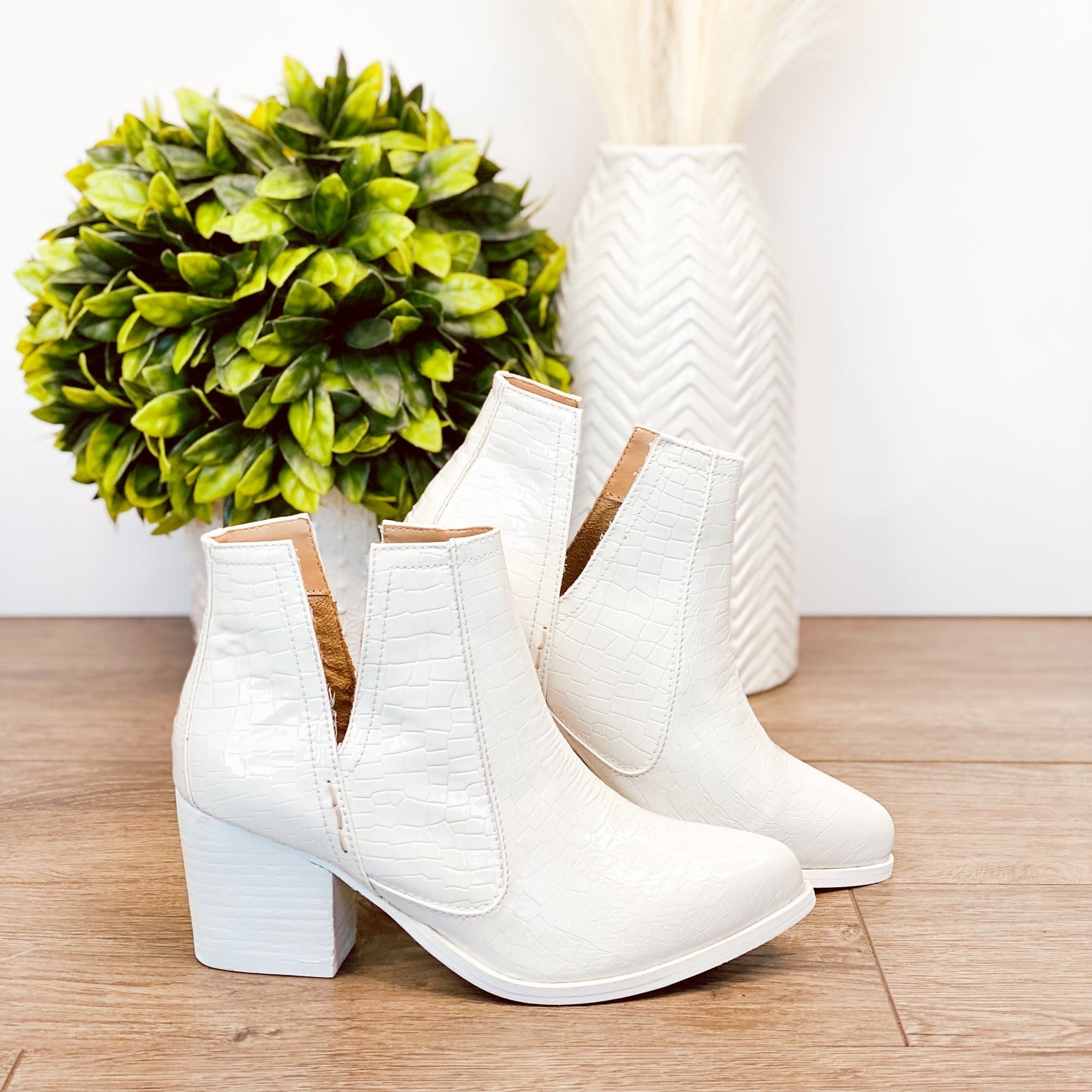 **ONLINE EXCLUSIVE** Tarim Bootie in White Croc