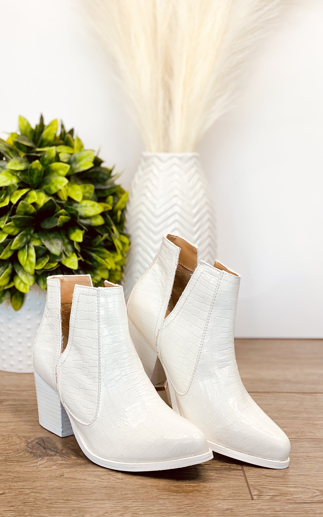 **ONLINE EXCLUSIVE** Tarim Bootie in White Croc