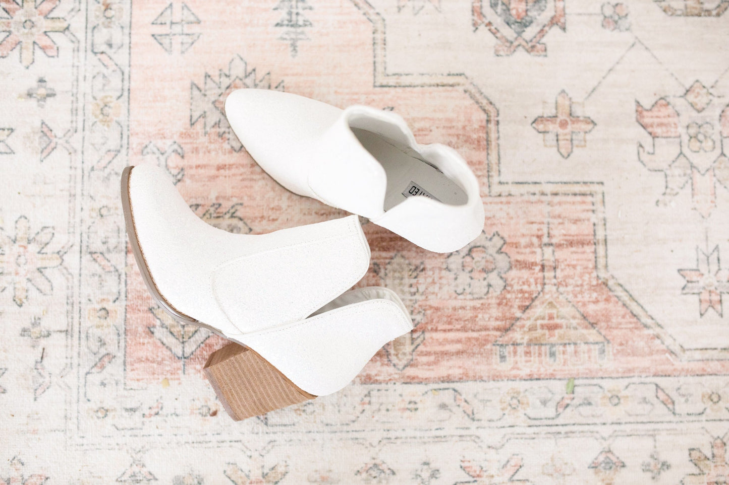 **ONLINE EXCLUSIVE** Fiera Booties in White